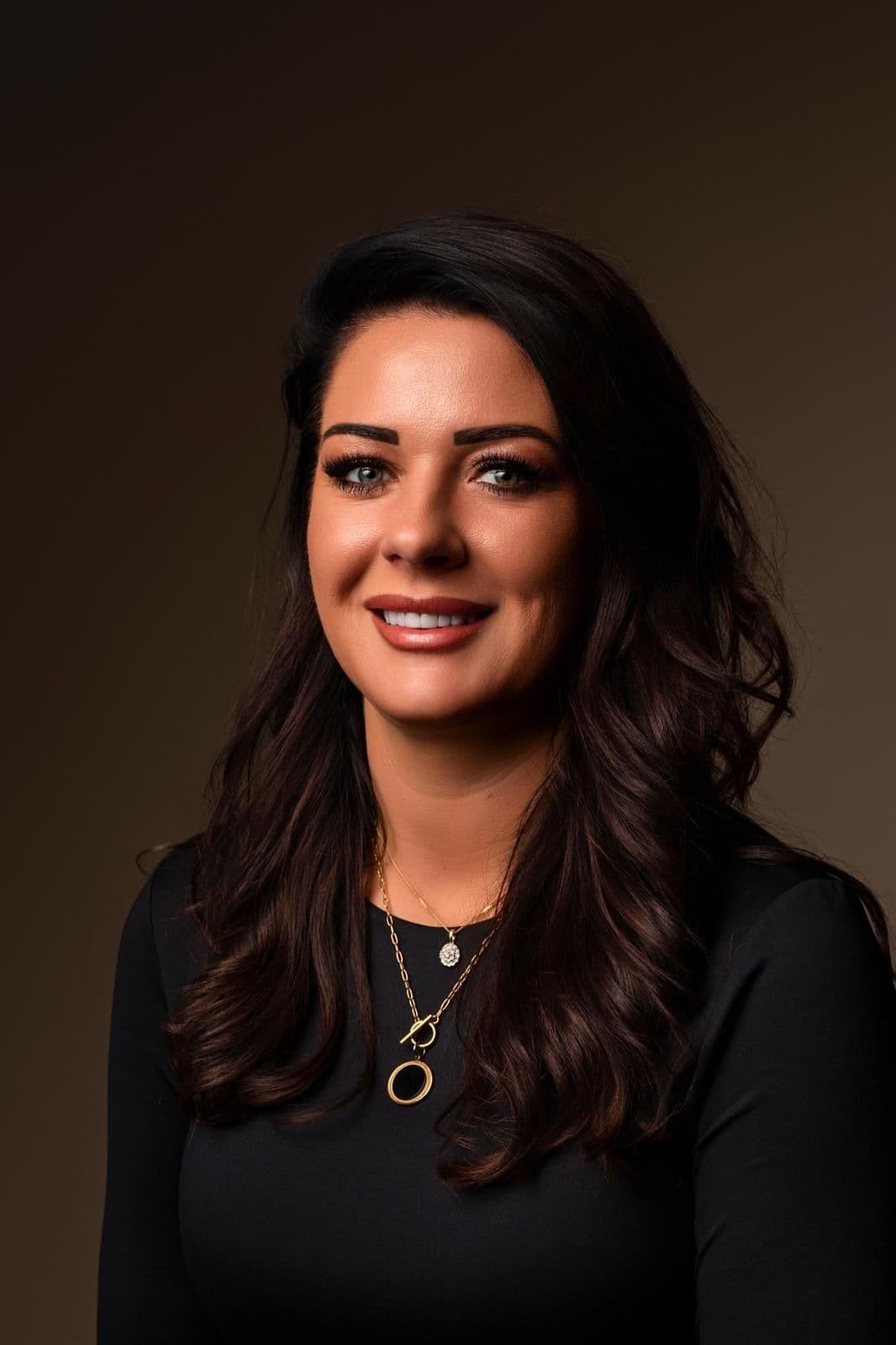 Deveney - Oprichter Younique Salon